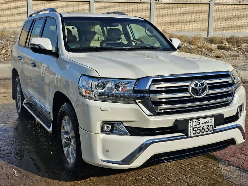 Toyota Land Cruiser 2018 1