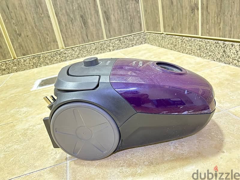 Philips PowerGo 2000W Bag Vacuum Cleaner - Violet 3