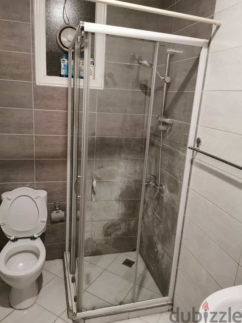 Shower glass partition 0