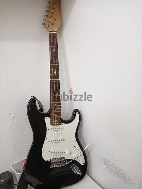 Brand new electric guitar, Never used comes with free equipment 1