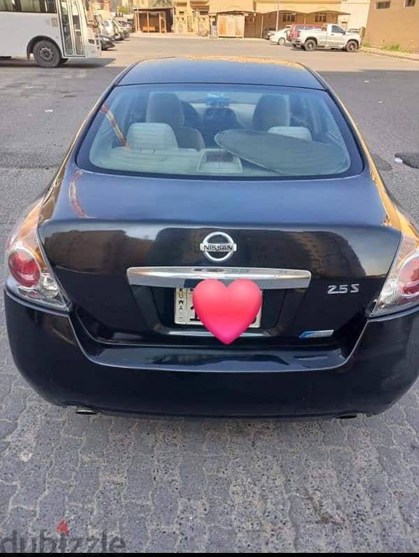 Nissan Altima 2011 1