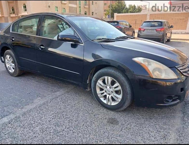 Nissan Altima 2011 4