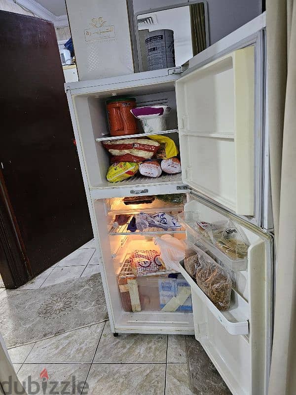 TOSHIBA refrigerator freezer fridge ثلاجة 1