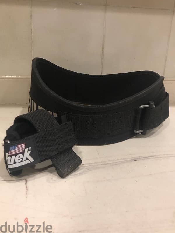 gym waist belt and hand 1