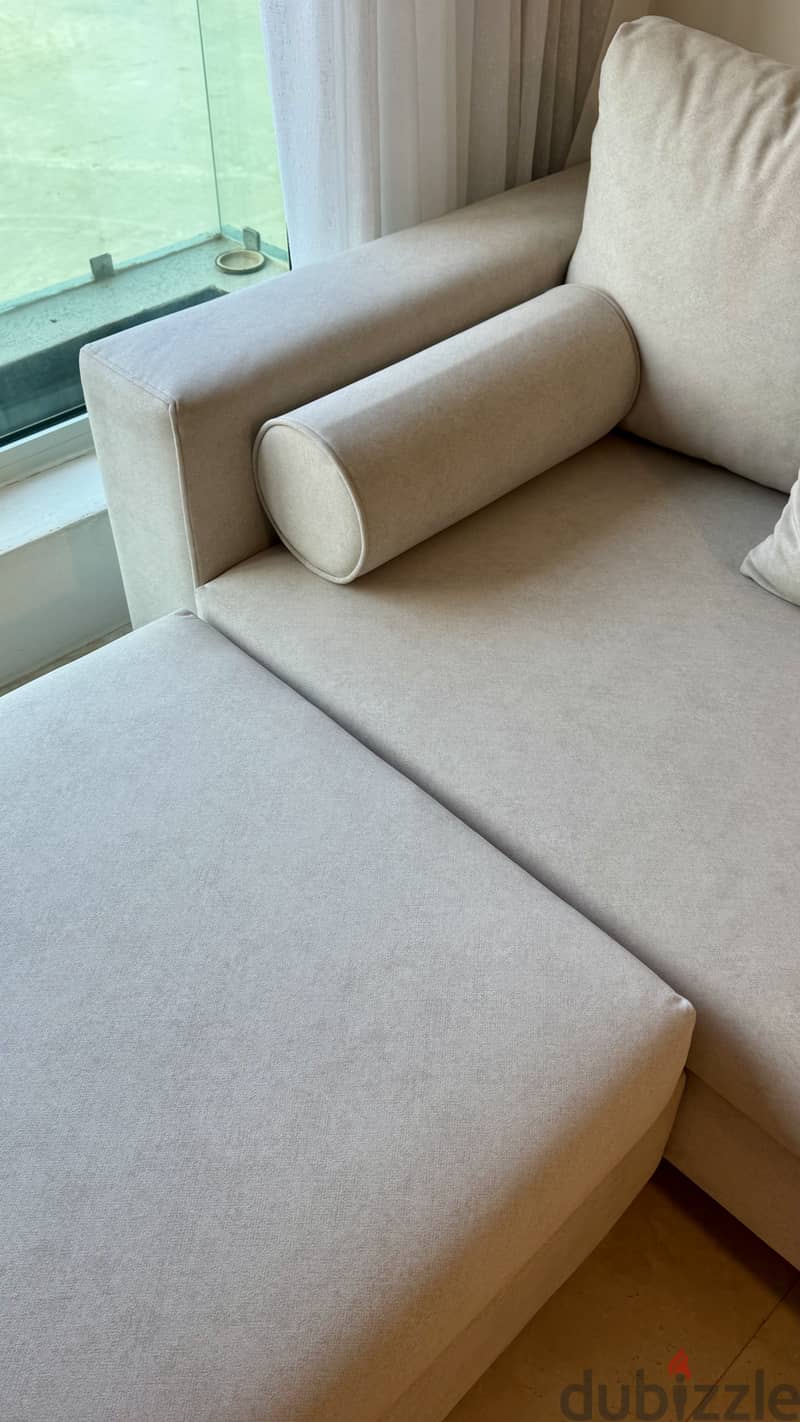 Sofa in very good condition 1