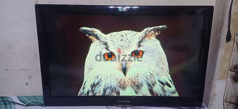 LCD TV 42 inch DAEWOO 2