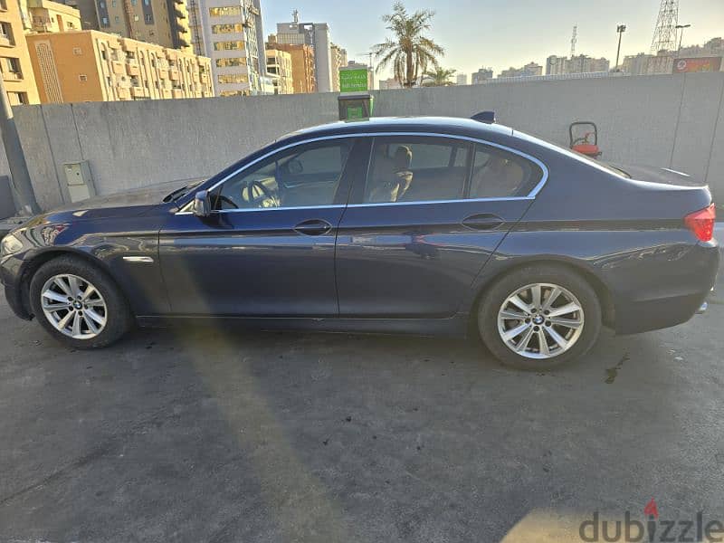 BMW 5-Series 2011 8