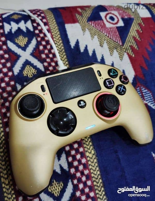 Nacon PS4 Revolution Pro Controller 2 - Golden 3