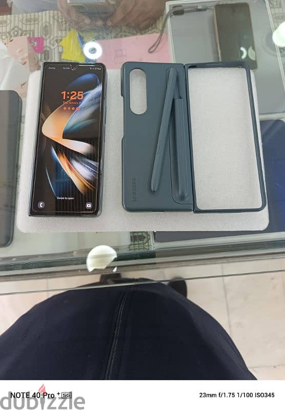 Samsung fold 4 512gb with original cover 2