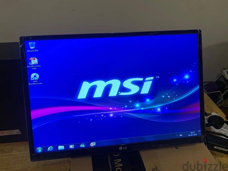 للبيع كمبيوتر مكتبي MSI كور اي 3 رام 4 هارد 500 ويندوز 7مع شاشه جديده 11