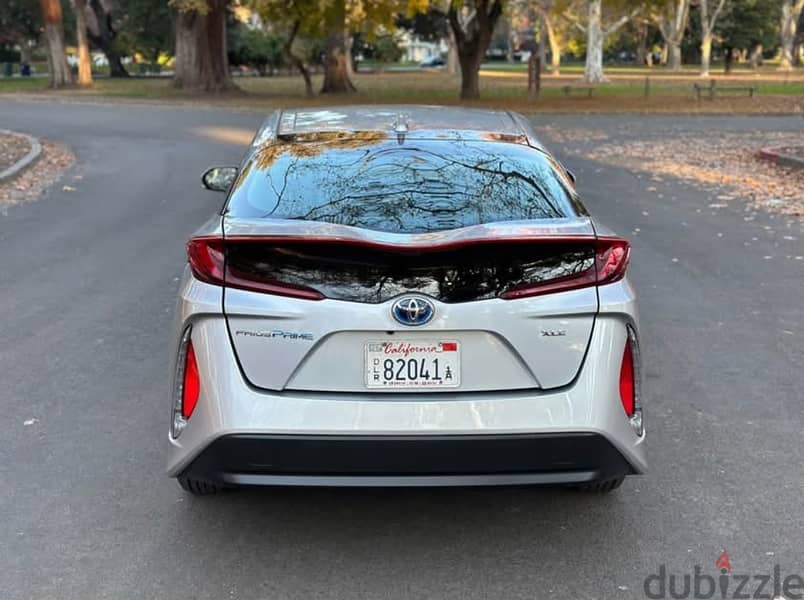 Toyota Prius 2022 XLE Hatchback 4D 6