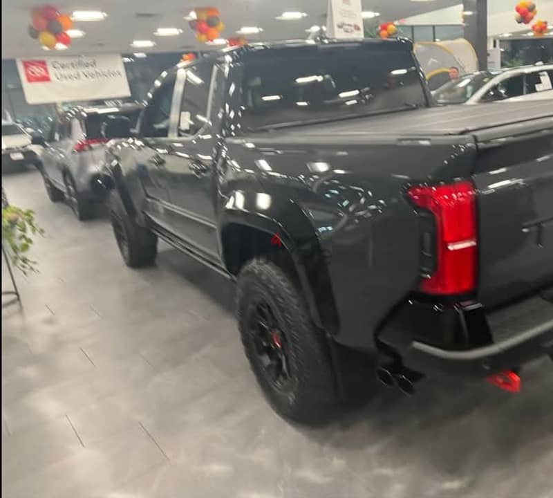 Toyota Tacoma 2022  · TRD PRO 5