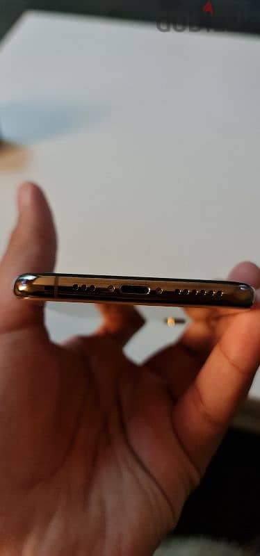 I phone xs gold 7