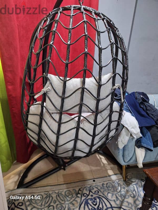 Title: Modern Hanging Egg Chair - Sturdy and Stylish 1