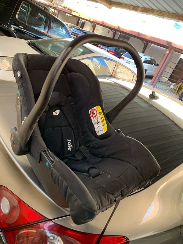 2 baby chear and one car seat and one jumping for sale 4