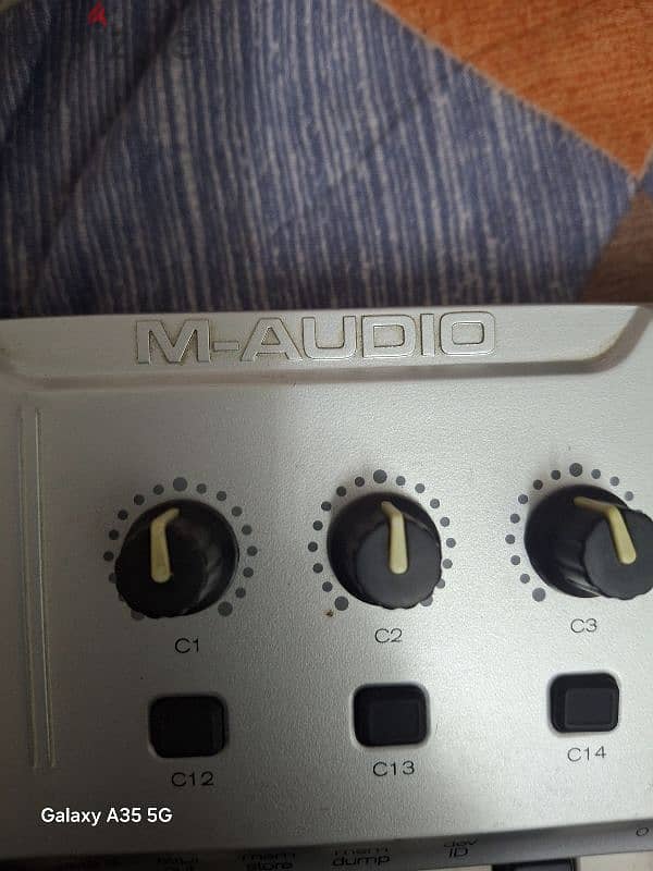 M oudio midi keyboard 4