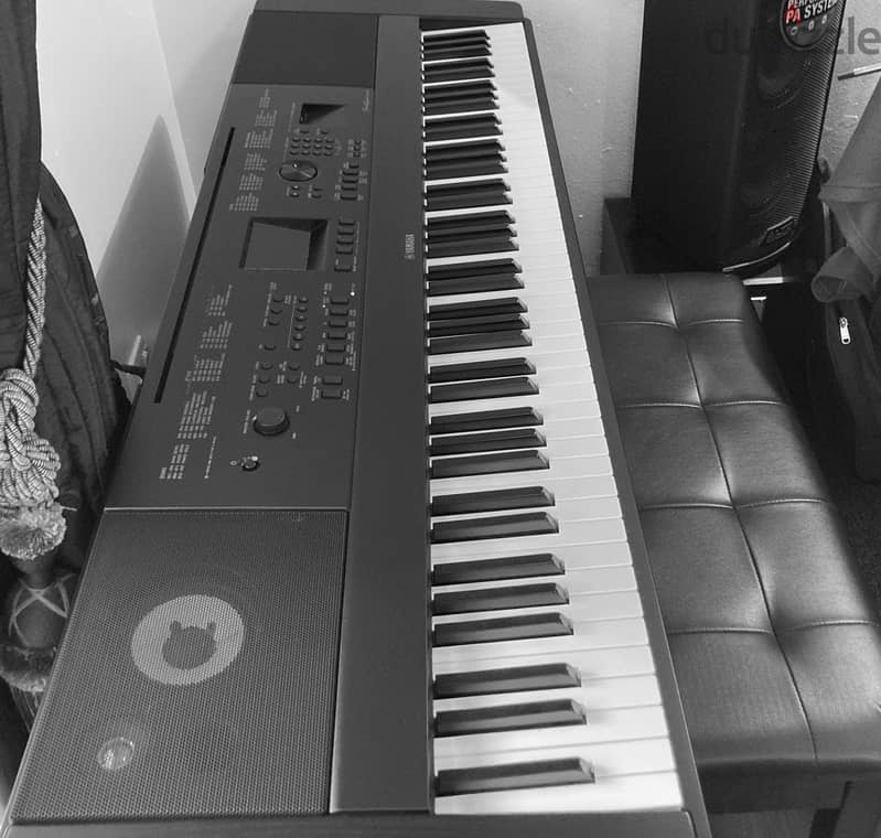 Yamaha DGX-660 Keyboard + Accessories 1