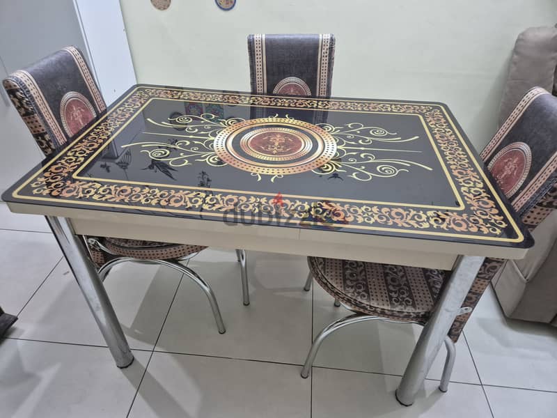 Dining Table, with 3 chars 1