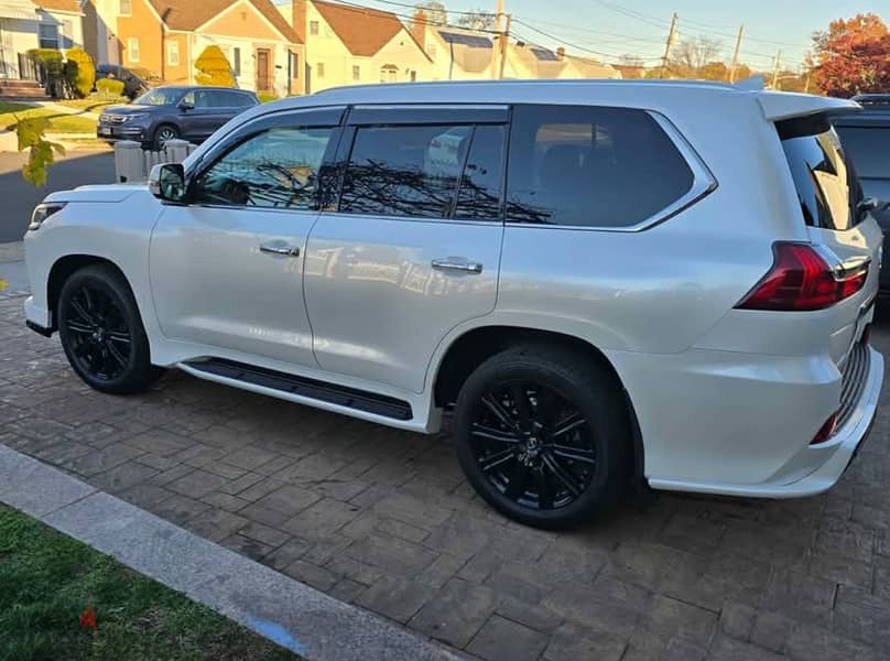 Lexus LX 570 2020 LX 570 Three Row Sport Utility 7