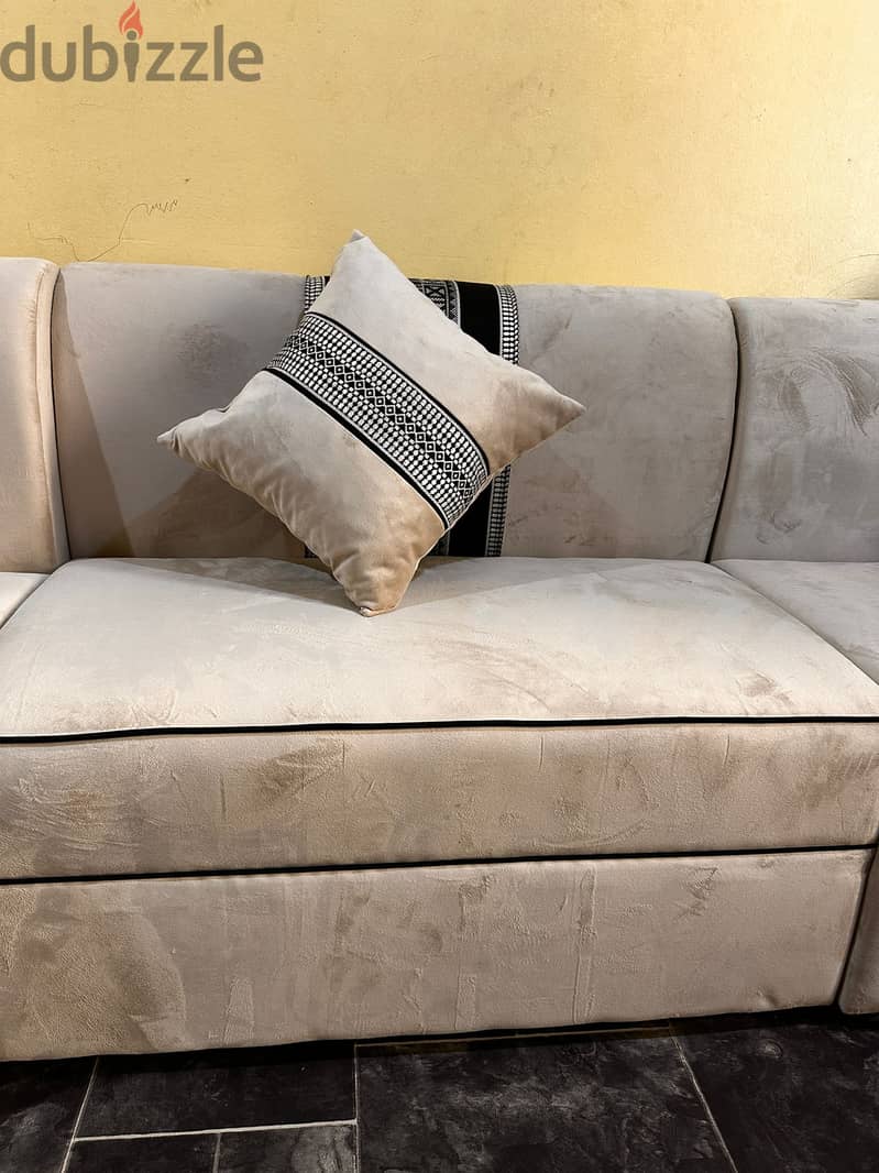 2 Seater Sofa (with Pillow) 1