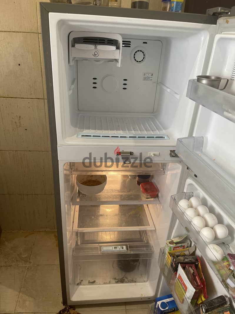 LG fridge 270 Ltrs as good as new in mint condition 2