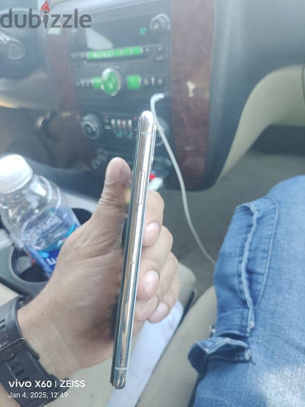 Iphone x 64 GB ONLY MOBILE 3