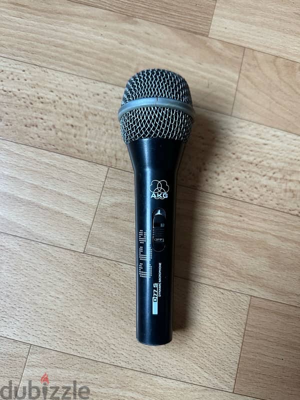 AKG microphone D77S 0