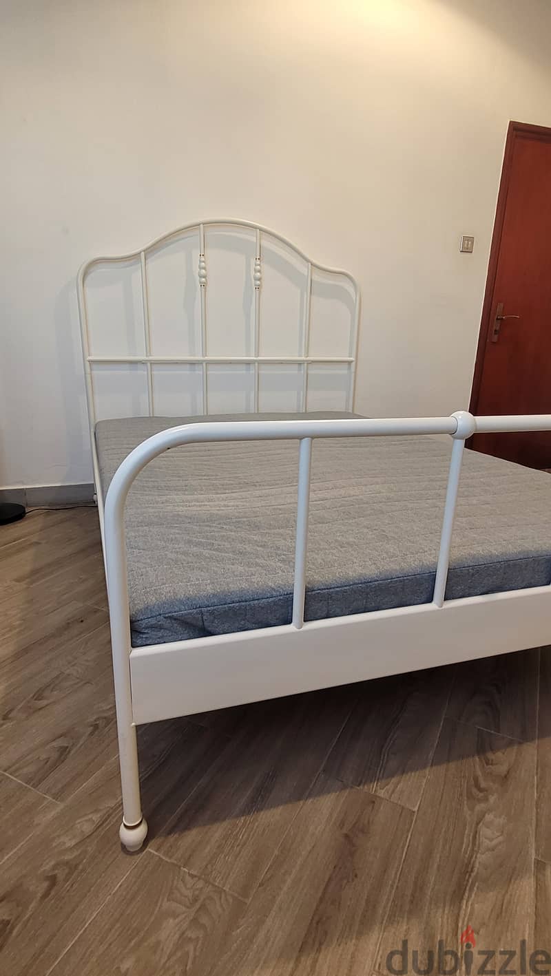 IKEA SAGSTUA Bed Frame with VADSÖ Spring Mattress – 160x200 cm 4