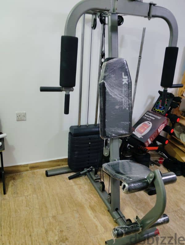 gym equipment with abs machine 0