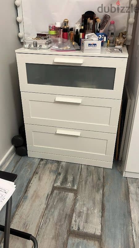 IKEA dressing table with mirror 0