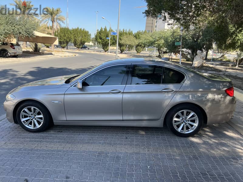 BMW 5-Series 2011 523i Top condition ( Rare Case ) 2