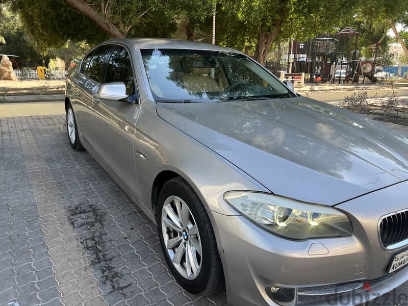 BMW 5-Series 2011 523i Top condition ( Rare Case ) 3