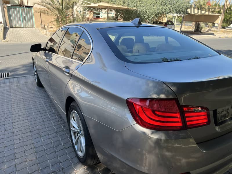 BMW 5-Series 2011 523i Top condition ( Rare Case ) 4