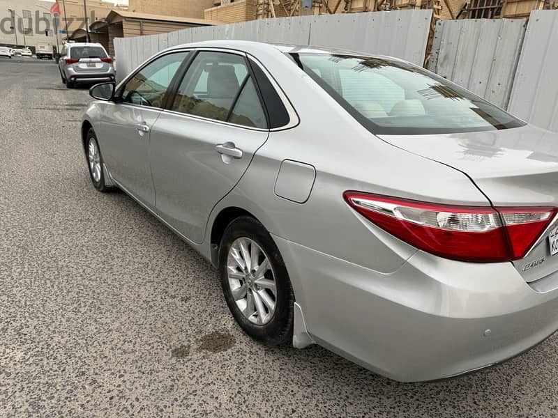 Toyota Camry 2017 4