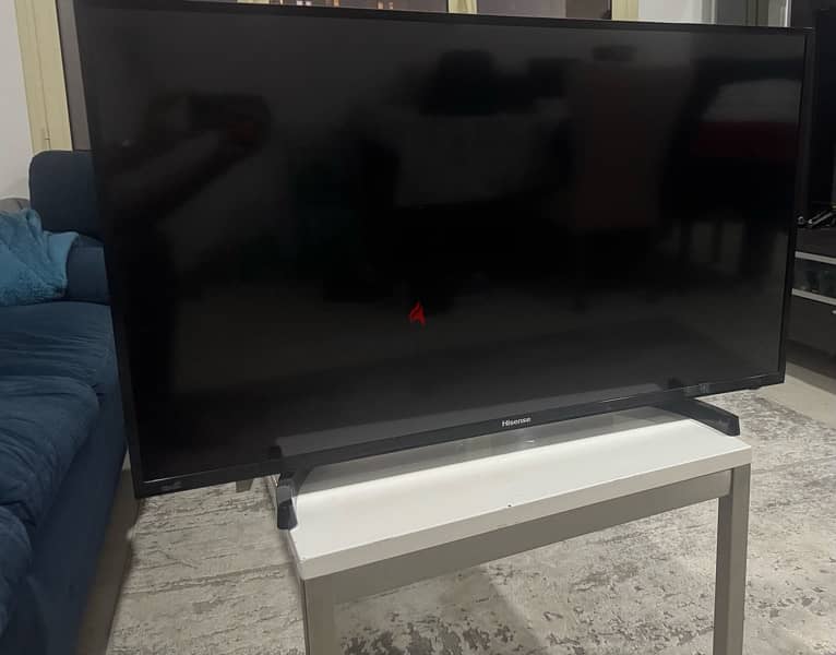 Hisense 43 inch tv like new 0