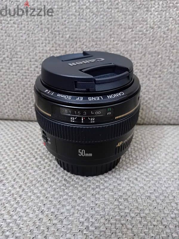 Canon EF 50mm F/1.4 With Hood 2