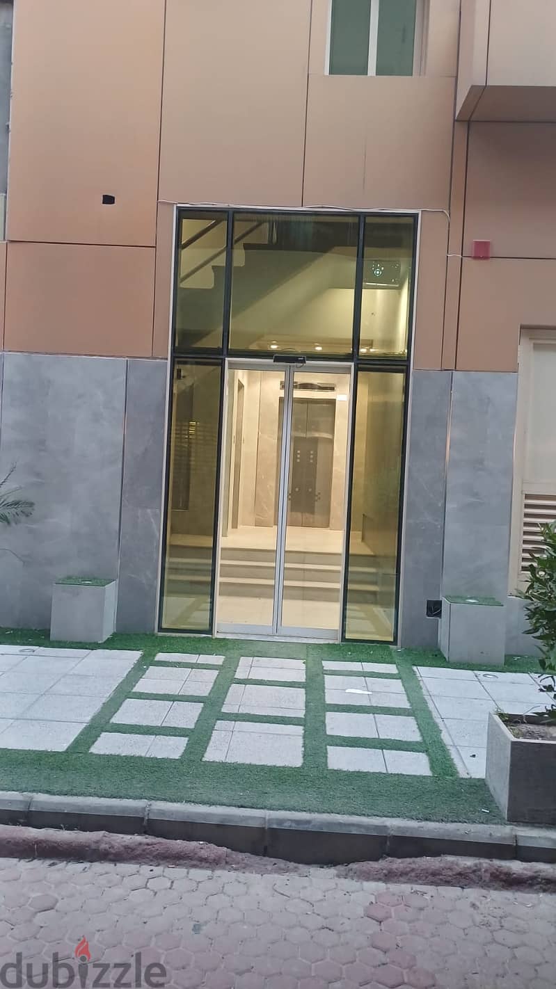 Office Space120 Sqm Prime Location Opposite Al Hamra Tower seaing view 2