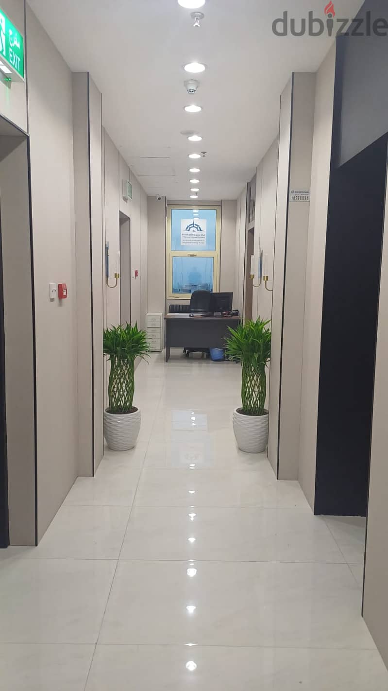 Office Space120 Sqm Prime Location Opposite Al Hamra Tower seaing view 6