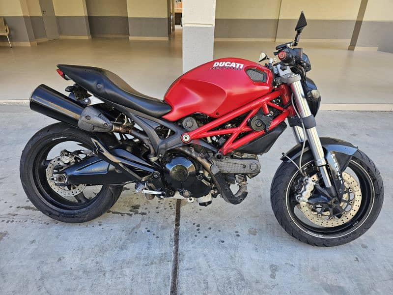 Motorcycle For sale Ducati Monster 696 2