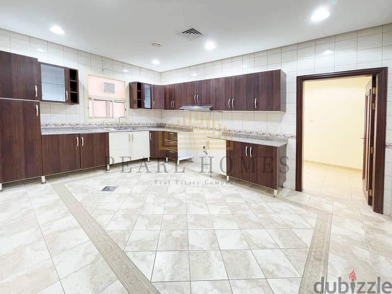 Spacious Floor for Rent in Al-Dasma 8