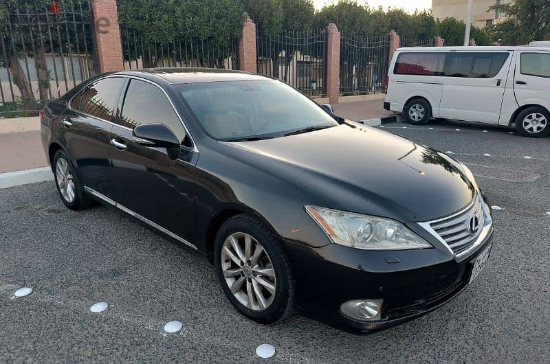 Lexus ES350 2011 excellent condition 2