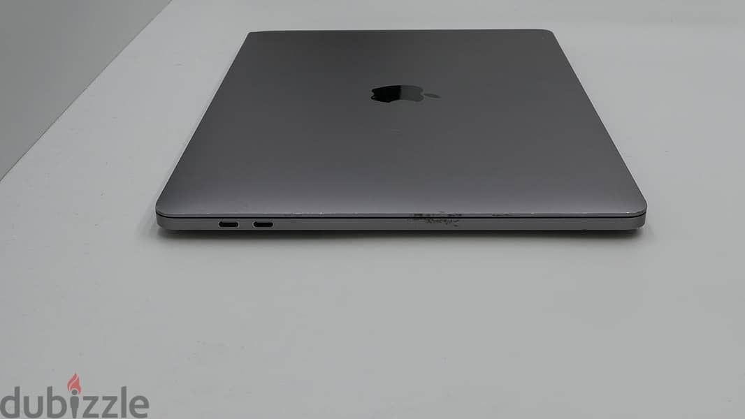 Apple MacBook 4