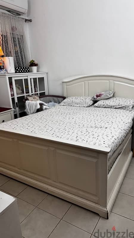 ikea queen size bed 0