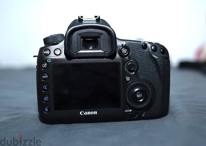 canon 5dSr with battery grip 2