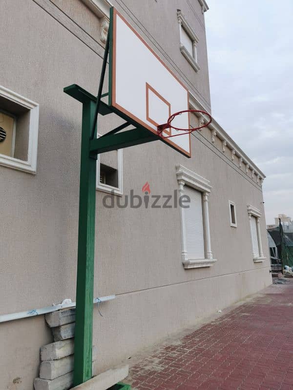 basketball  stand 3