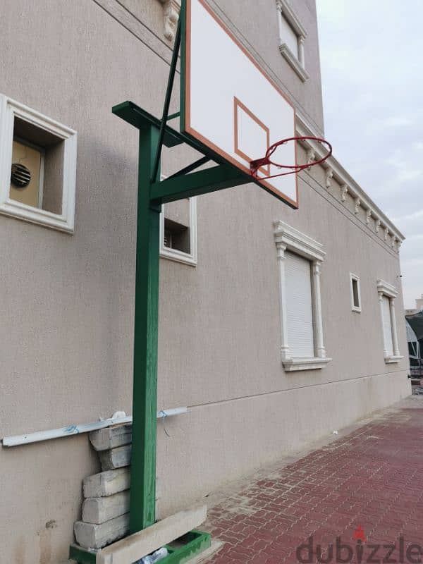 basketball  stand 4