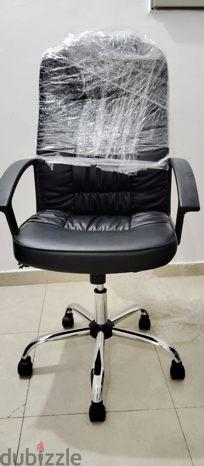 Comfortable Faux Leather Chair for home and office كرسي مريح من الجلد 2