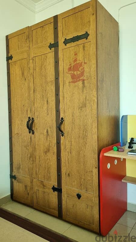 3 Door Wardrobe Excellent condition 0