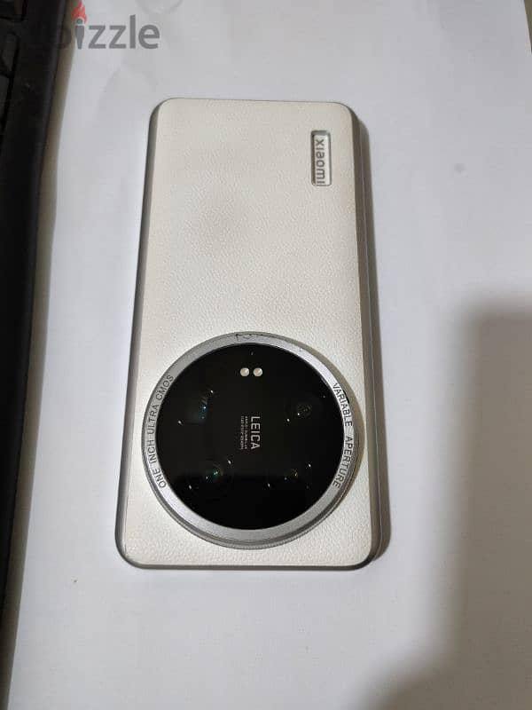 Xiaomi 14 ultra with orginal box cover charger. little used. 6