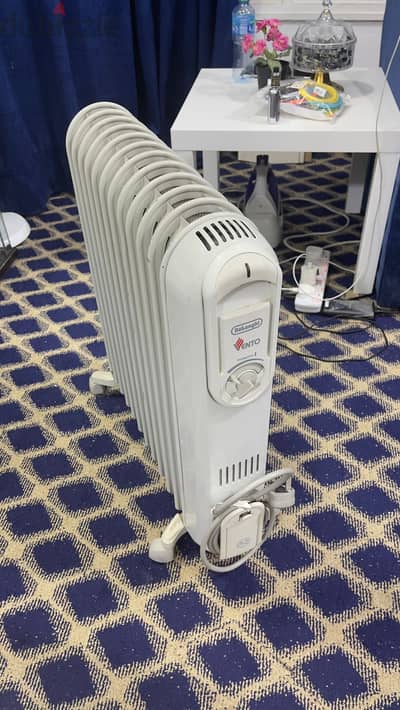 Delonghi Oil Heater 11 Fins high quality like new